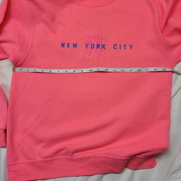 VINTAGE 90s‎ NYC hot pink barbiecore embroidered crew neck pullover M - Picture 6 of 7